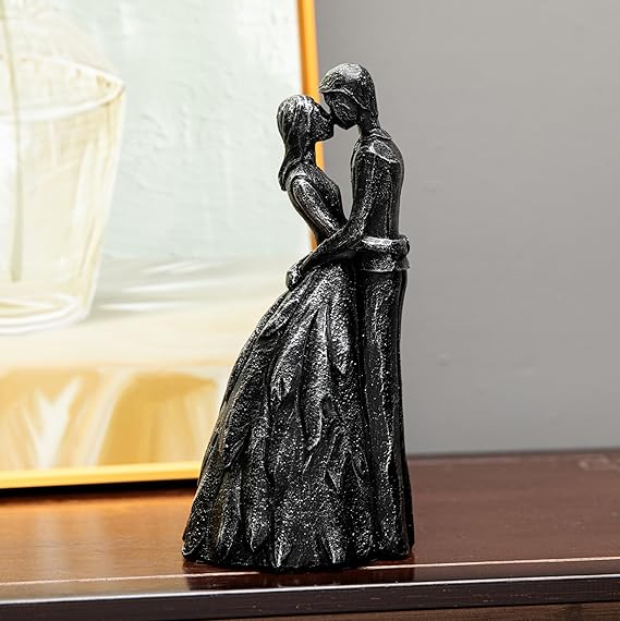 Kissing Lovers Resin Statue – Modern Home Decor