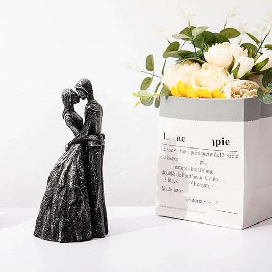 Kissing Lovers Resin Statue – Modern Home Decor